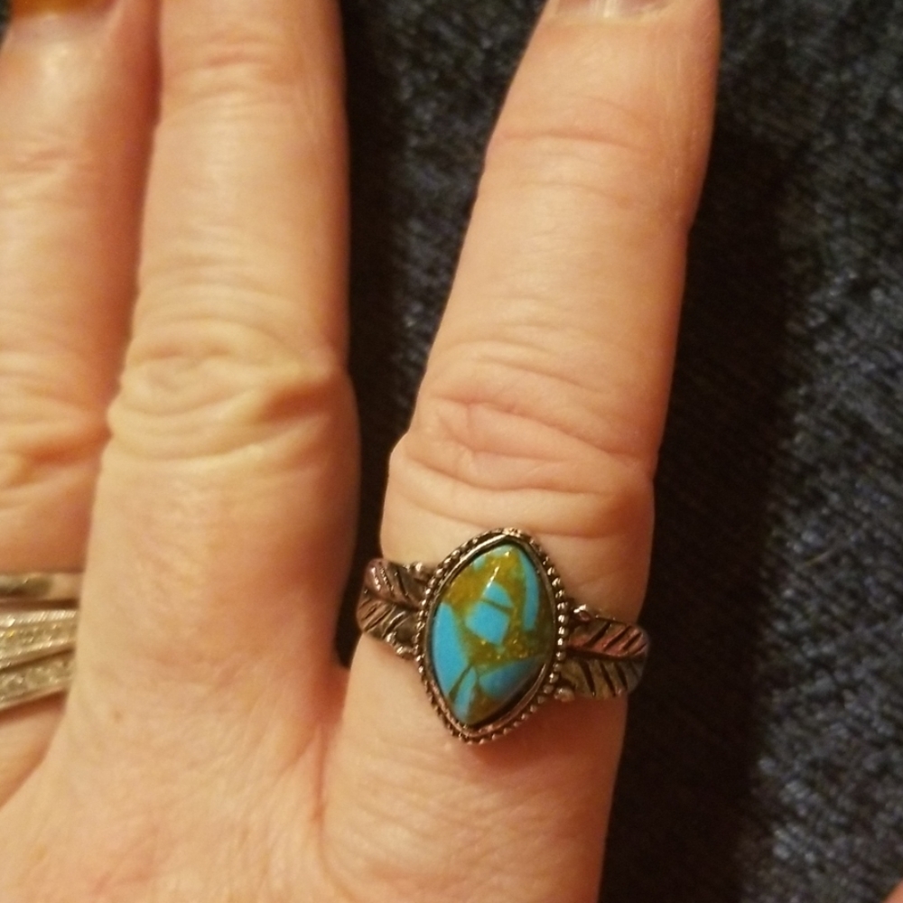 Turquoise colored stone ring - Picture 7 of 7